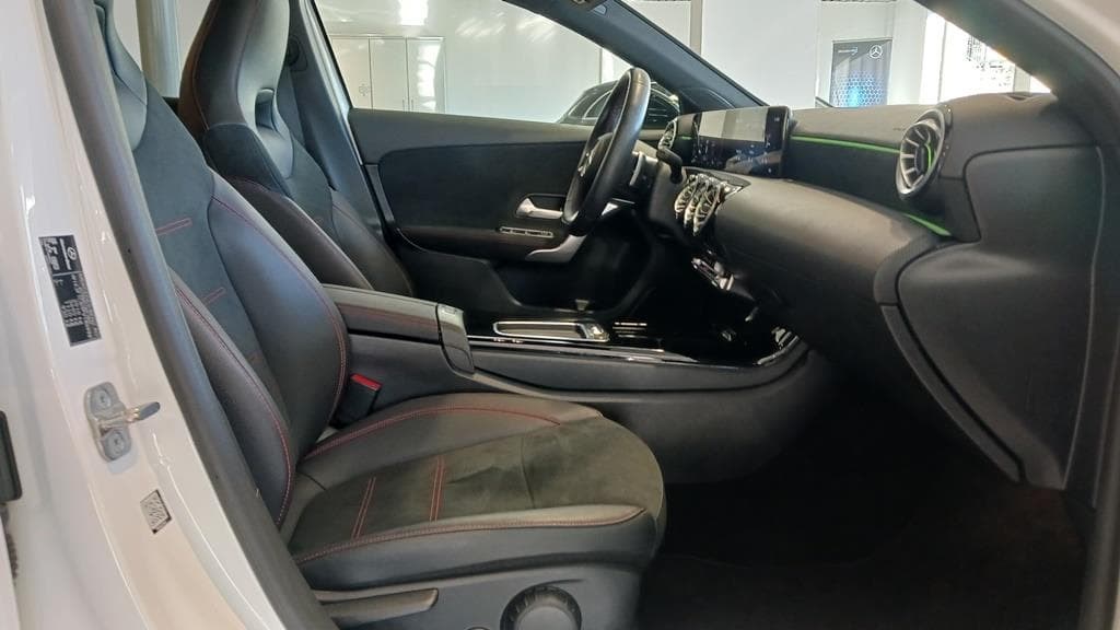 Foto 16 A 200 d AMG 
