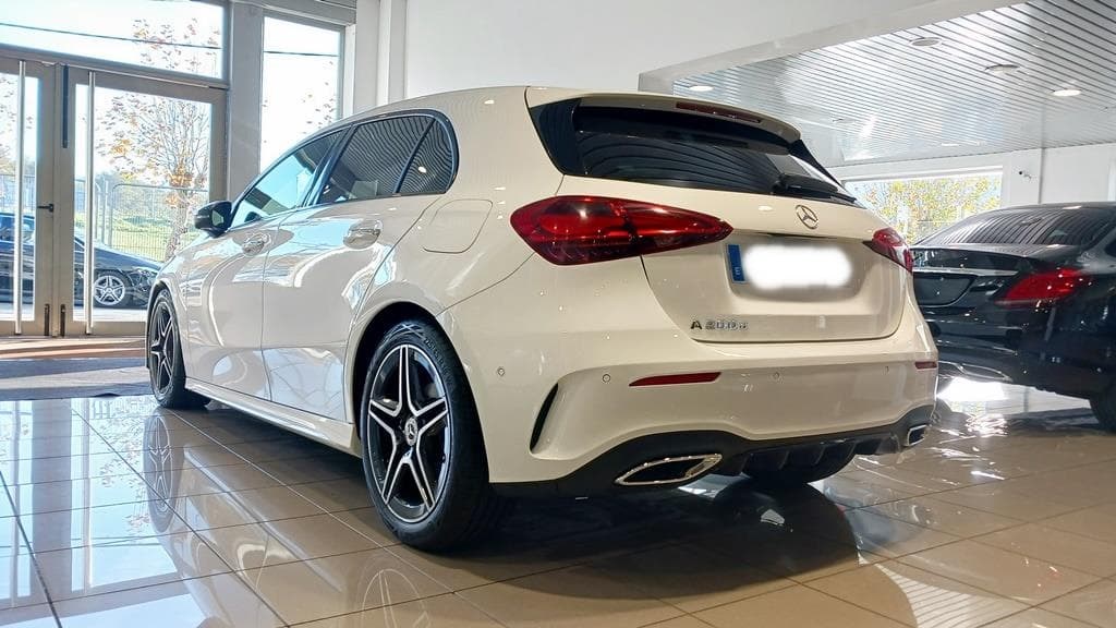 Foto 8 A 200 d AMG 