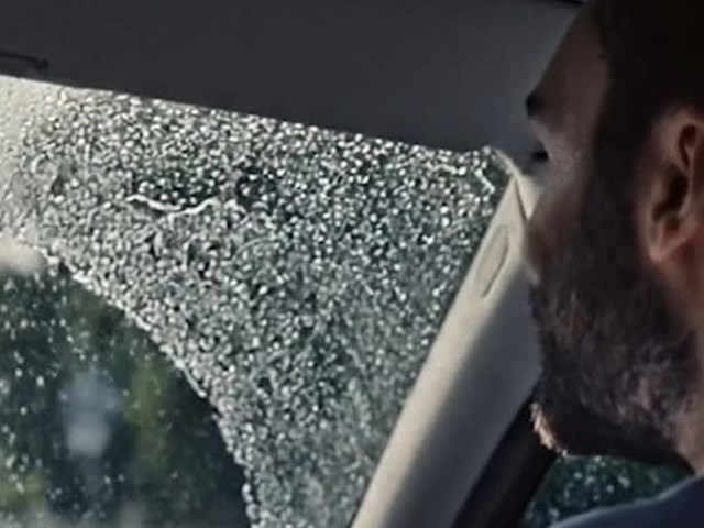 Ante cualquier inclemencia meteorológica, confíe en las escobillas de Mercedes-Benz