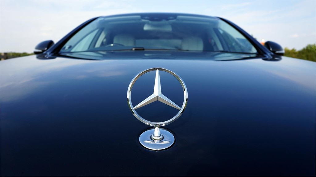 ¡Cambia la luna de tu Mercedes y llévate un regalo seguro!