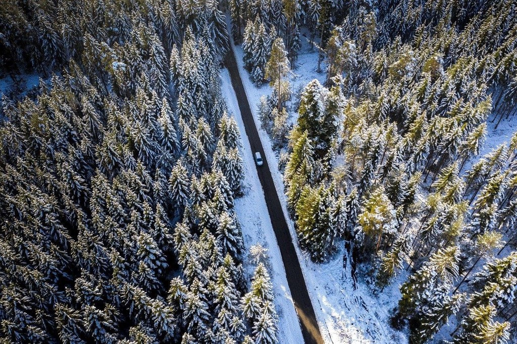 Evita cualquier imprevisto en la carretera con los neumáticos de invierno Mercedes-Benz