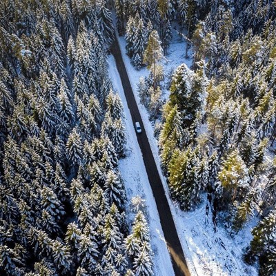Evita cualquier imprevisto en la carretera con los neumáticos de invierno Mercedes-Benz