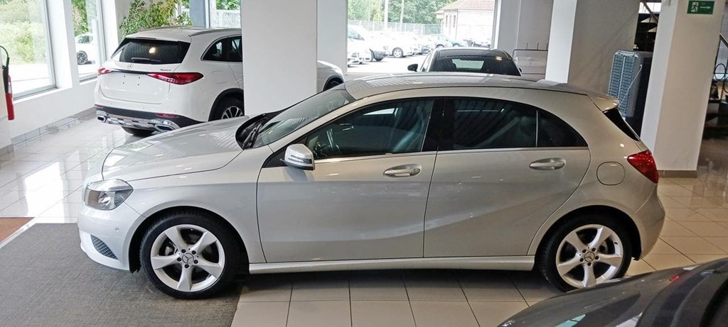 Foto 10 Mercedes A 180 CDI BlueEFFICIENCY Urban 7G-DCT