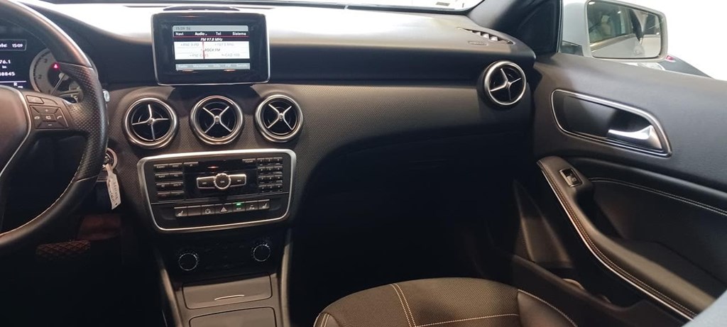 Foto 16 Mercedes A 180 CDI BlueEFFICIENCY Urban 7G-DCT