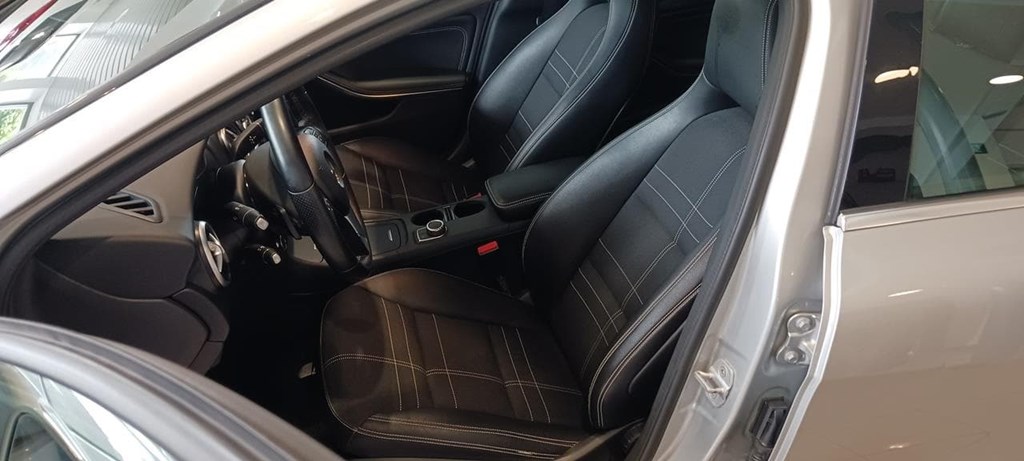 Foto 18 Mercedes A 180 CDI BlueEFFICIENCY Urban 7G-DCT