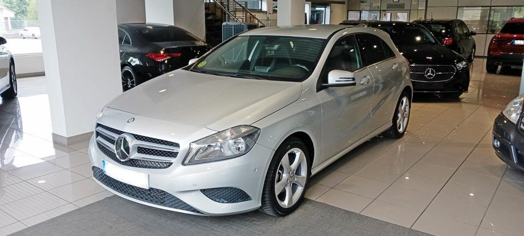 Foto 1 Mercedes A 180 CDI BlueEFFICIENCY Urban 7G-DCT