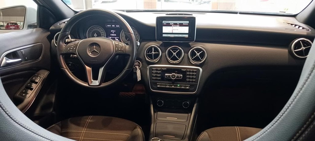Foto 21 Mercedes A 180 CDI BlueEFFICIENCY Urban 7G-DCT
