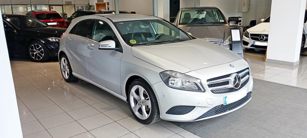 Foto 3 Mercedes A 180 CDI BlueEFFICIENCY Urban 7G-DCT