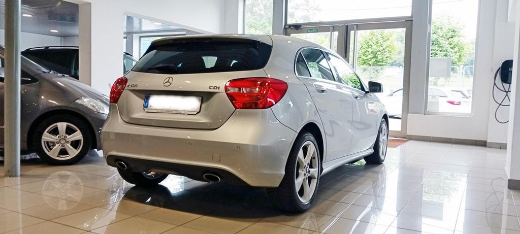 Foto 6 Mercedes A 180 CDI BlueEFFICIENCY Urban 7G-DCT