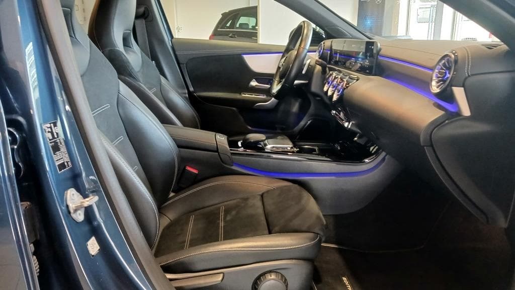 Foto 17 Mercedes A 180 d AMG Edition Aut.