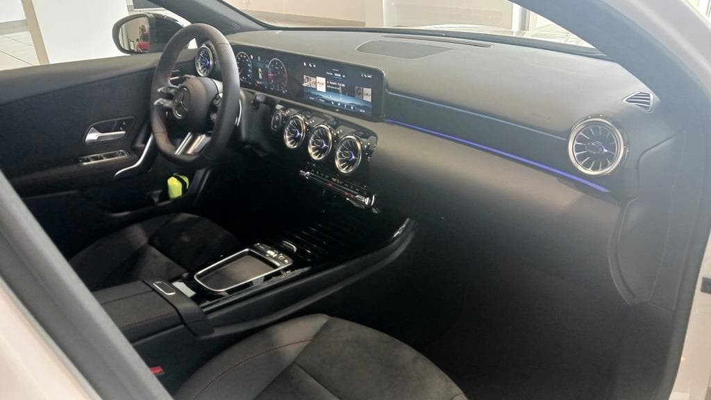 Foto 18 Mercedes A 200 d AMG Advanced Plus 