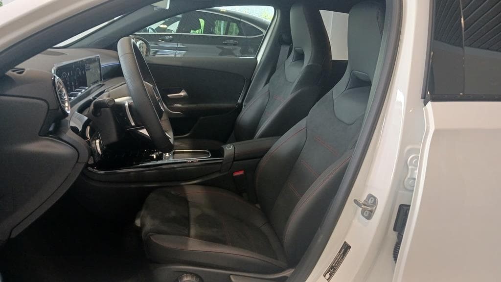 Foto 24 Mercedes A 200 d AMG Advanced Plus 