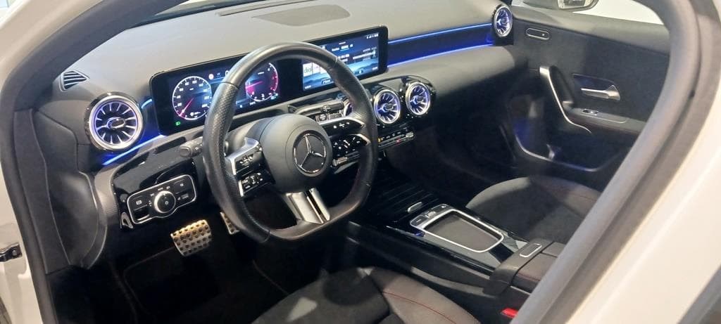 Foto 15 Mercedes A 200 d AMG Advanced Plus