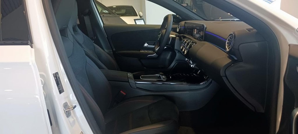 Foto 10 Mercedes A 200 d AMG Advanced Plus