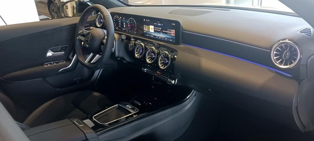 Foto 12 Mercedes A 200 d AMG Advanced Plus