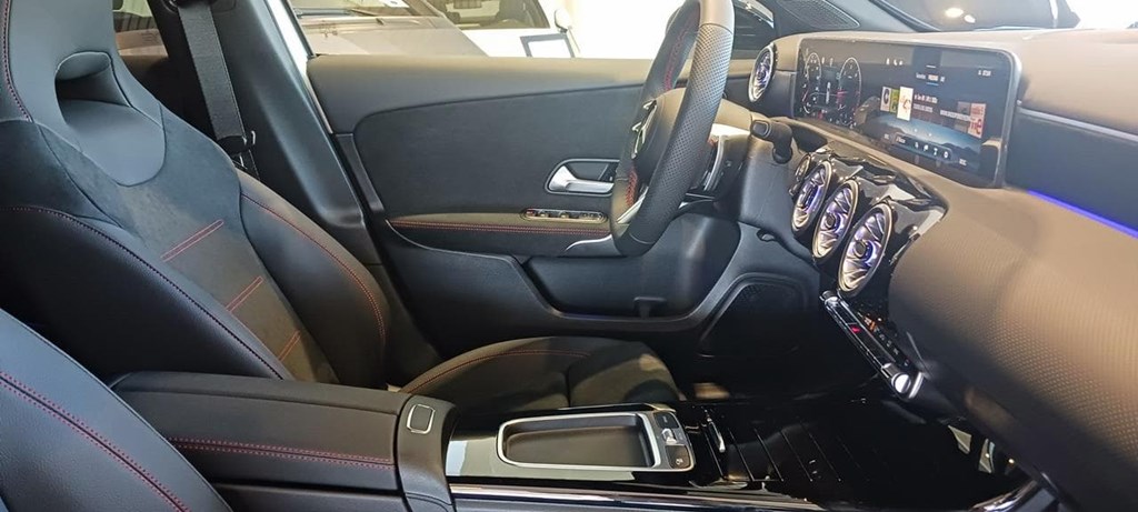 Foto 13 Mercedes A 200 d AMG Advanced Plus