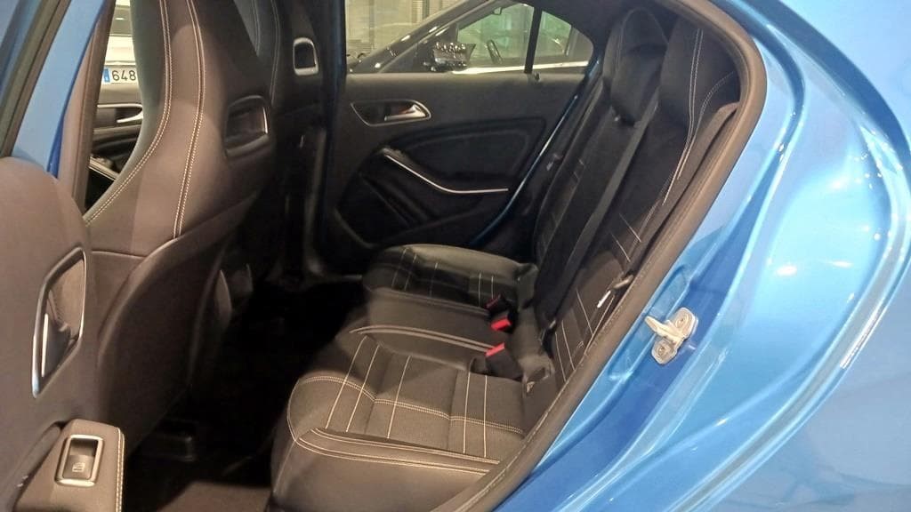 Foto 15 Mercedes A 200 d Urban Aut.