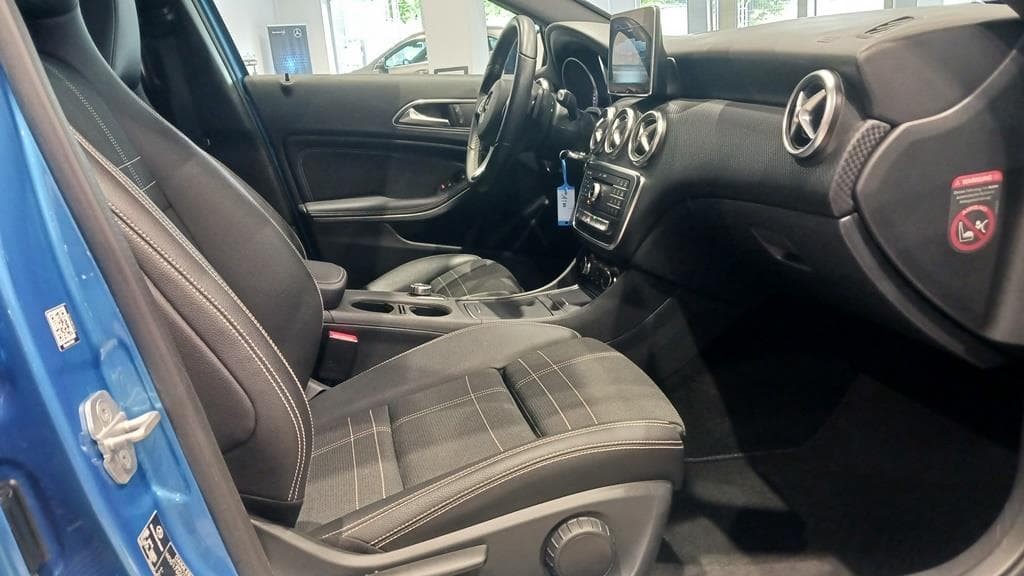 Foto 17 Mercedes A 200 d Urban Aut.