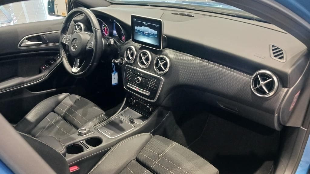 Foto 19 Mercedes A 200 d Urban Aut.