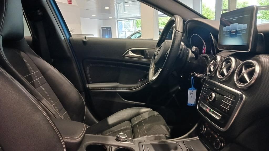 Foto 20 Mercedes A 200 d Urban Aut.