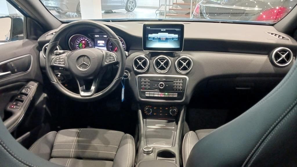 Foto 21 Mercedes A 200 d Urban Aut.