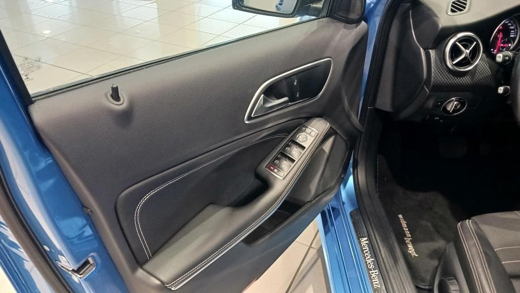 Foto 23 Mercedes A 200 d Urban Aut.