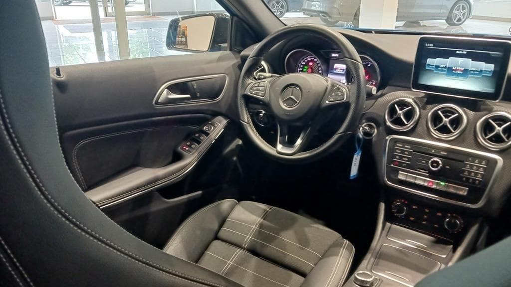 Foto 26 Mercedes A 200 d Urban Aut.