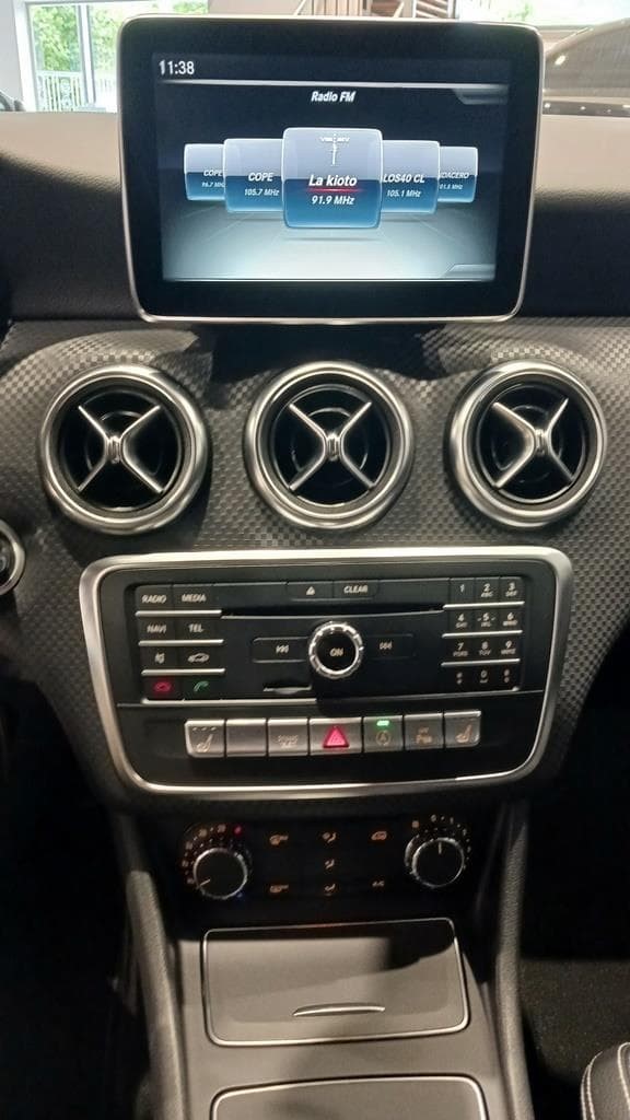 Foto 35 Mercedes A 200 d Urban Aut.