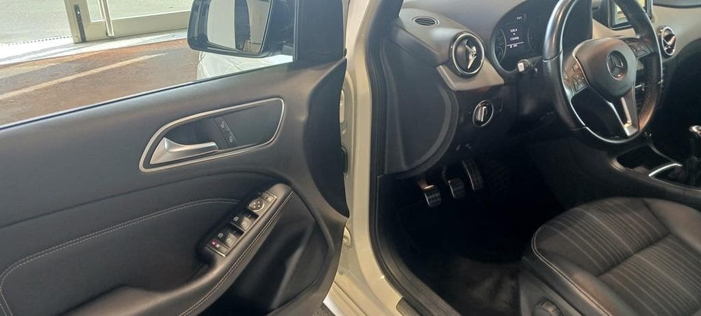 Foto 15 Mercedes B 180 CDI BE Sport