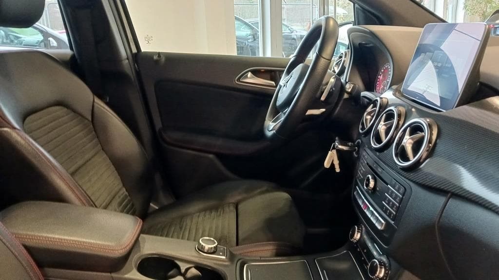 Foto 28 Mercedes B 200 d AMG 7G-DCT