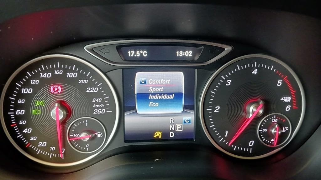 Foto 31 Mercedes B 200 d AMG 7G-DCT