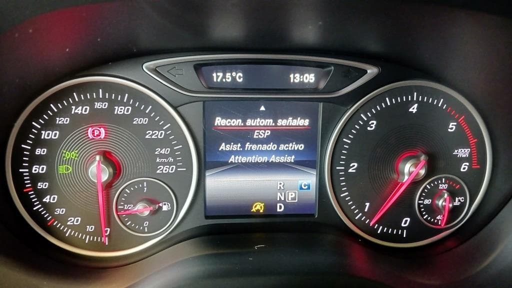 Foto 32 Mercedes B 200 d AMG 7G-DCT
