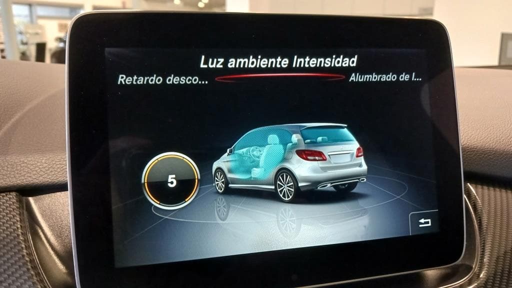 Foto 37 Mercedes B 200 d AMG 7G-DCT