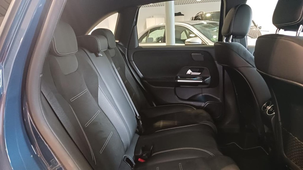 Foto 27 Mercedes B 200 d AMG Edition 8G-DCT