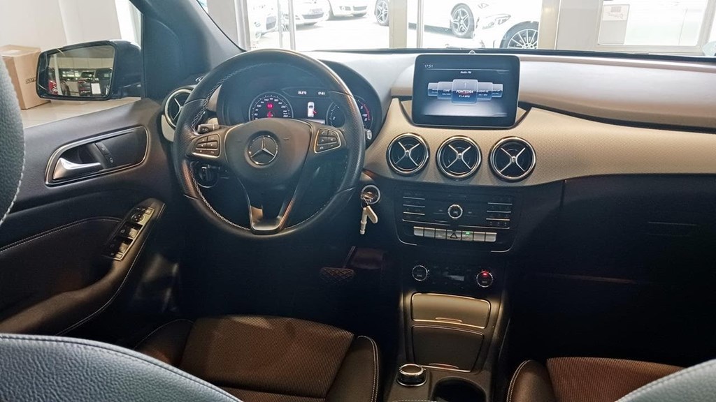 Foto 14 Mercedes B 200 d Sport 7G-DCT