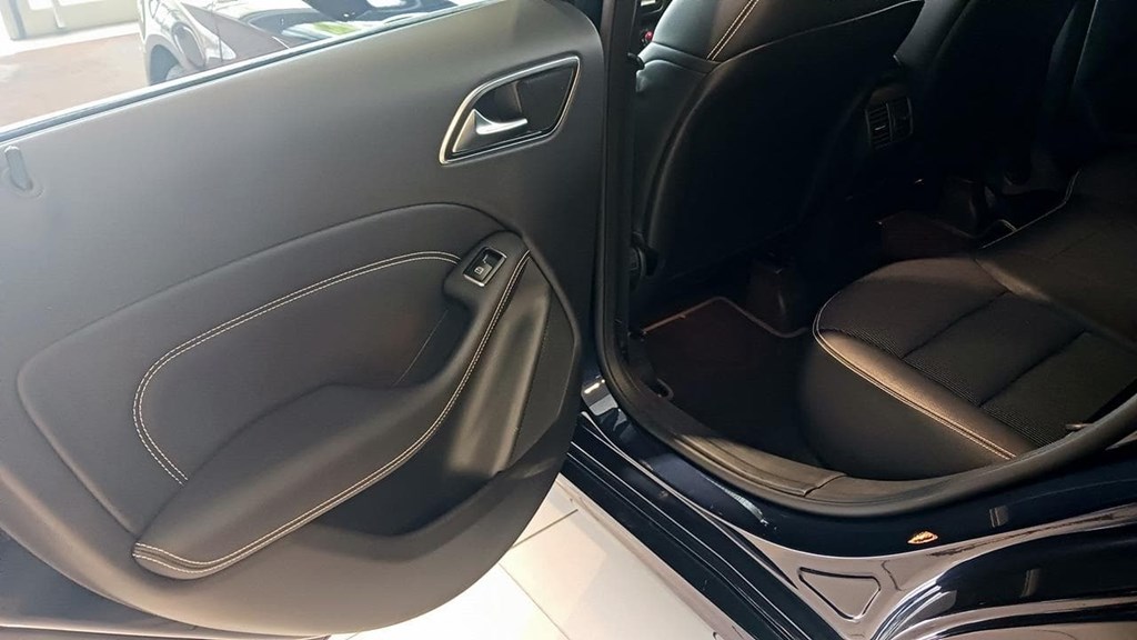 Foto 24 Mercedes B 200 d Sport 7G-DCT