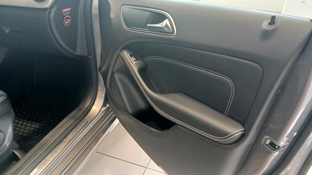 Foto 10 Mercedes B 200 d Urban Aut.