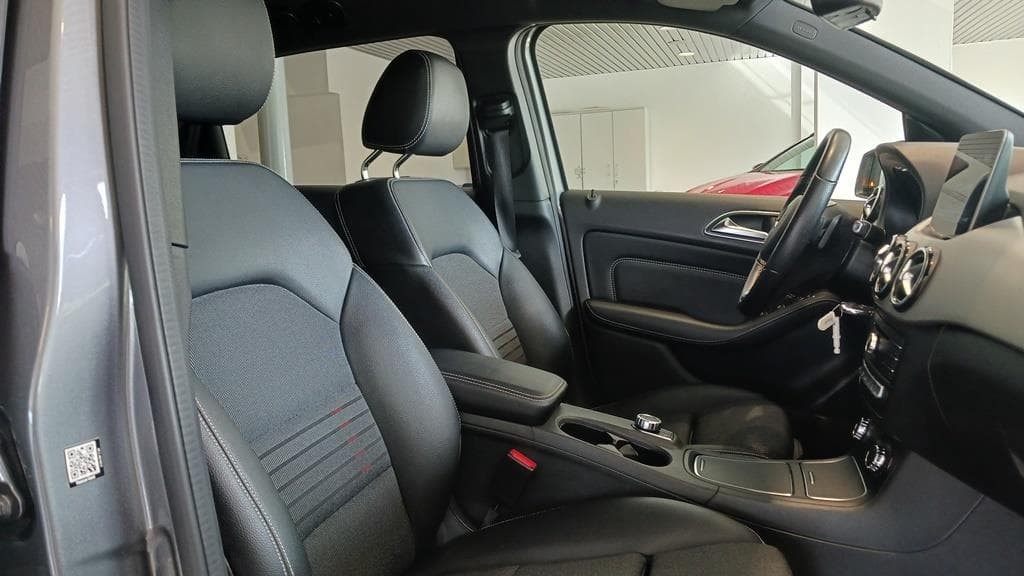 Foto 11 Mercedes B 200 d Urban Aut.
