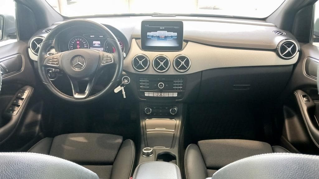 Foto 15 Mercedes B 200 d Urban Aut.