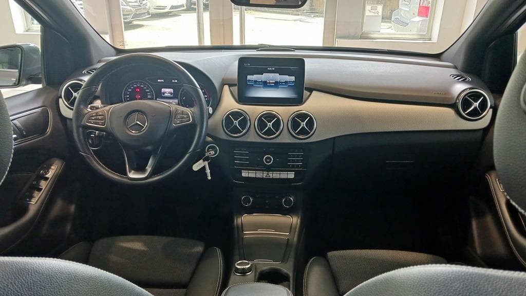 Foto 21 Mercedes B 200 d Urban Aut.