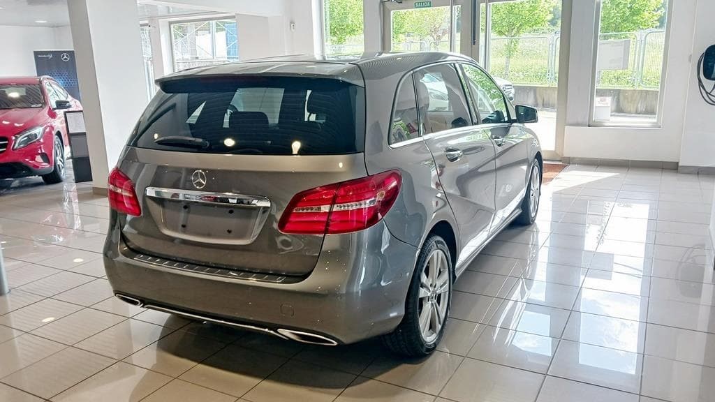 Foto 4 Mercedes B 200 d Urban Aut.