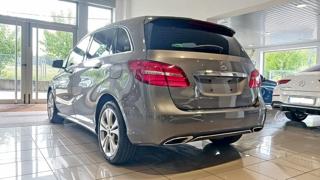 Foto 7 Mercedes B 200 d Urban Aut.