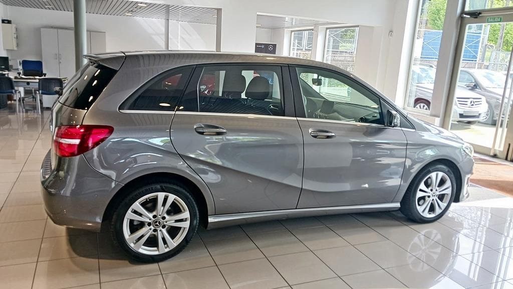 Foto 8 Mercedes B 200 d Urban Aut.