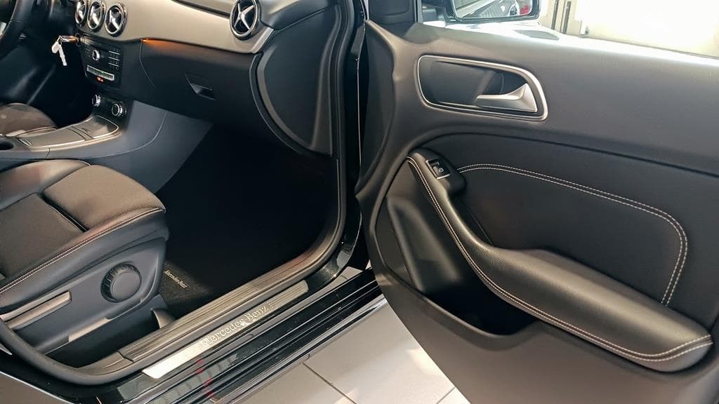 Foto 10 Mercedes B 200 d Urban Aut.