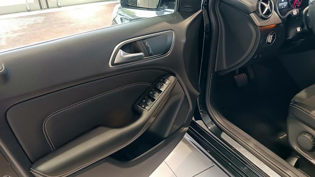 Foto 15 Mercedes B 200 d Urban Aut.