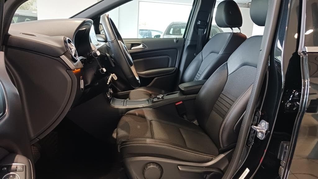 Foto 16 Mercedes B 200 d Urban Aut.