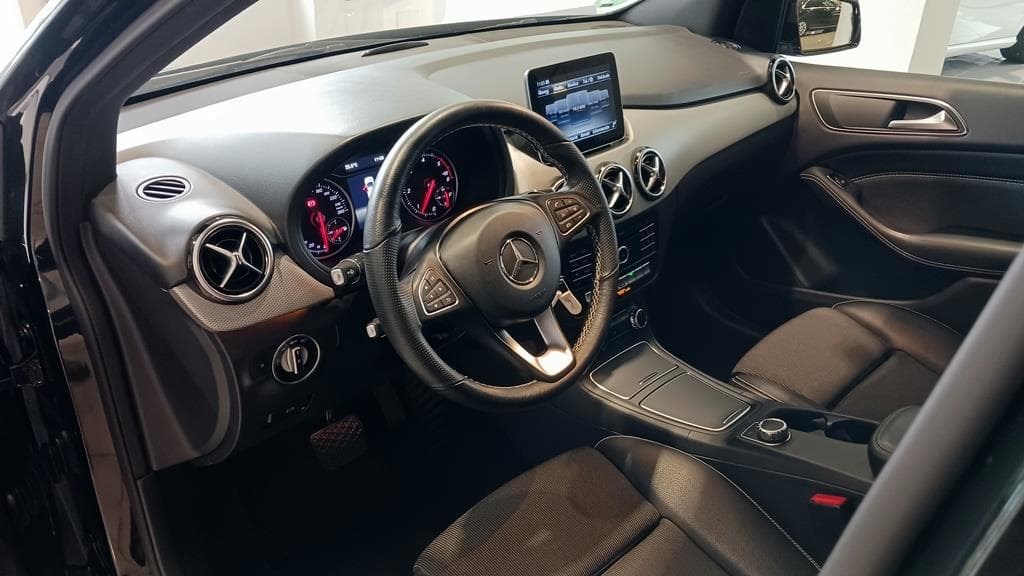Foto 17 Mercedes B 200 d Urban Aut.