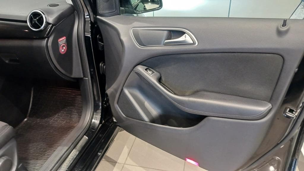 Foto 13 Mercedes B 220 d BlueEFFICIENCY Aut.