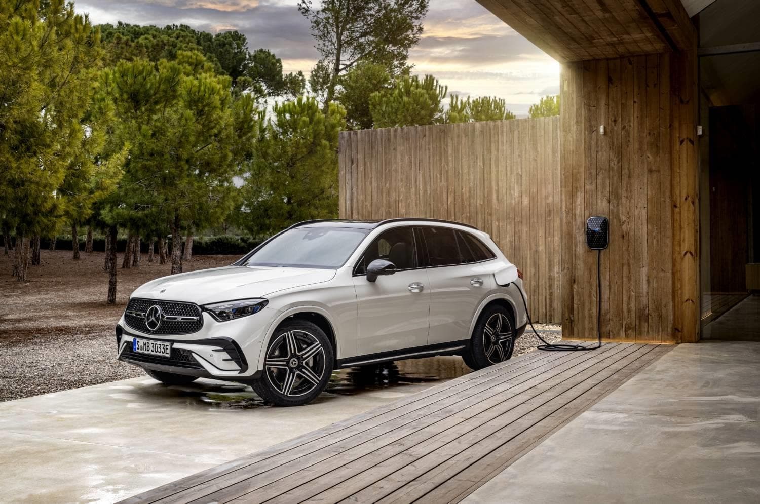 Mercedes-Benz celebra cinco años marcando el camino en vehículos híbridos enchufables en España - Imagen 1