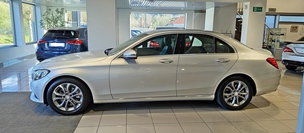 Foto 10 Mercedes C 220 d Avantgarde Aut.